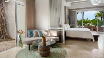 Shangri-La One-Bedroom Suite Beach Access