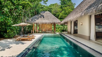 Luxury Beach Villa mit Pool
