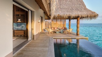 Luxury Water Villa mit Pool
